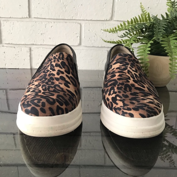 Naturalizer Yardley Cheetah Print Slip On Loafer Women's 7.5 WIDE - Picture 3 of 12
